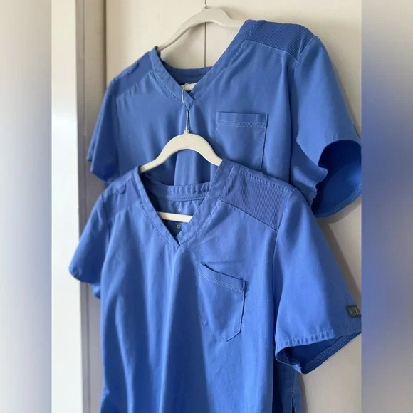 2 Pack Med Couture V Neck Scrub Top Chest Pocket Tuck in Ciel Blue Uniform (2) - Picture 7 of 13